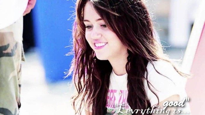 Its really hard sometimes (345) - Miley - Its really hard sometimes - Captures 1