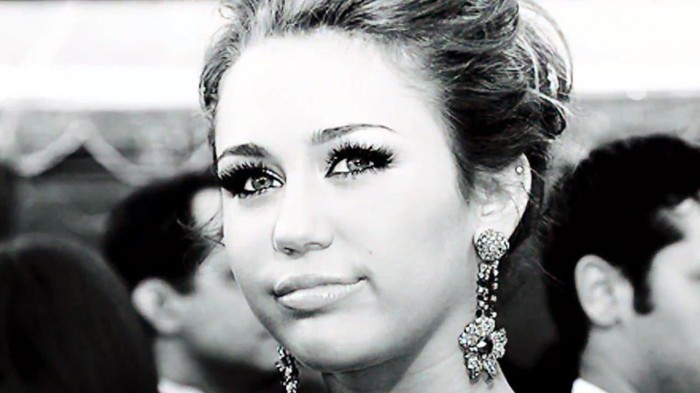 Its really hard sometimes (350) - Miley - Its really hard sometimes - Captures 1