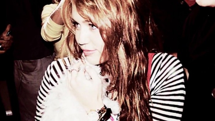 Its really hard sometimes (381) - Miley - Its really hard sometimes - Captures 1