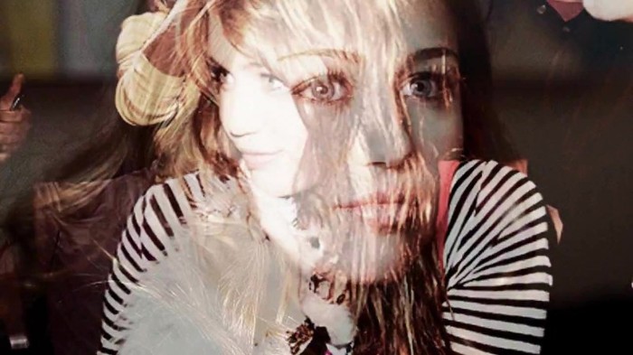 Its really hard sometimes (382) - Miley - Its really hard sometimes - Captures 1