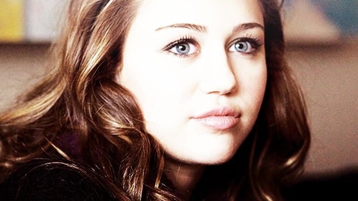 Its really hard sometimes (388) - Miley - Its really hard sometimes - Captures 1