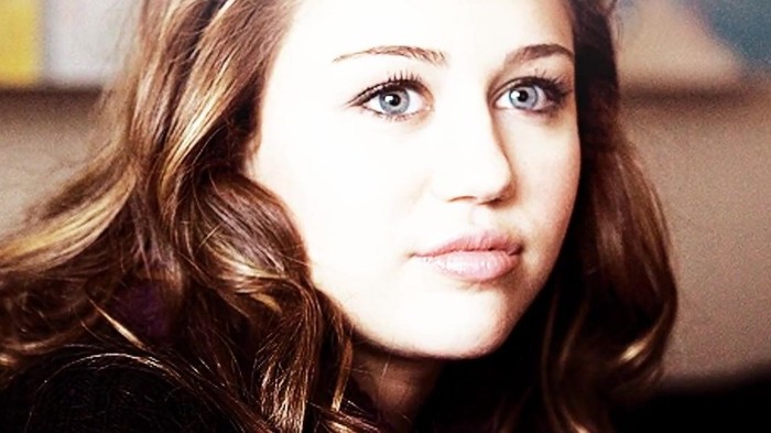 Its really hard sometimes (391) - Miley - Its really hard sometimes - Captures 1