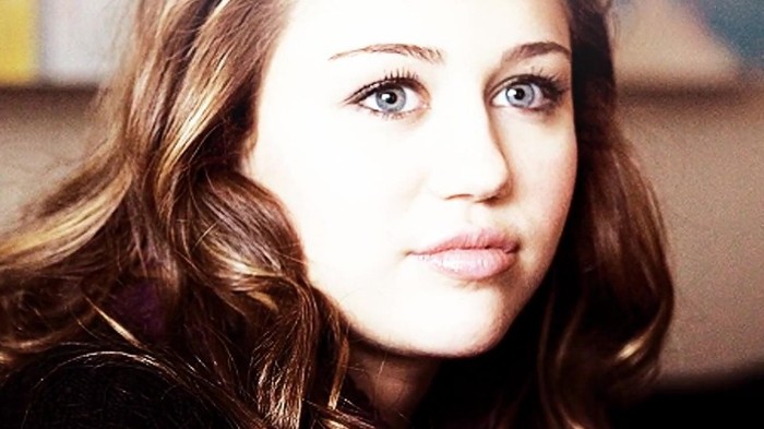 Its really hard sometimes (392) - Miley - Its really hard sometimes - Captures 1