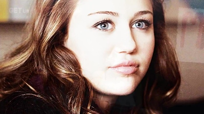Its really hard sometimes (393) - Miley - Its really hard sometimes - Captures 1