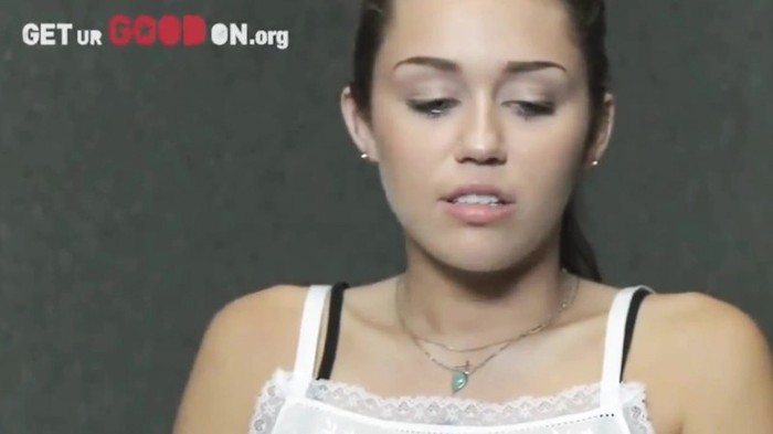 Its really hard sometimes (422) - Miley - Its really hard sometimes - Captures 1