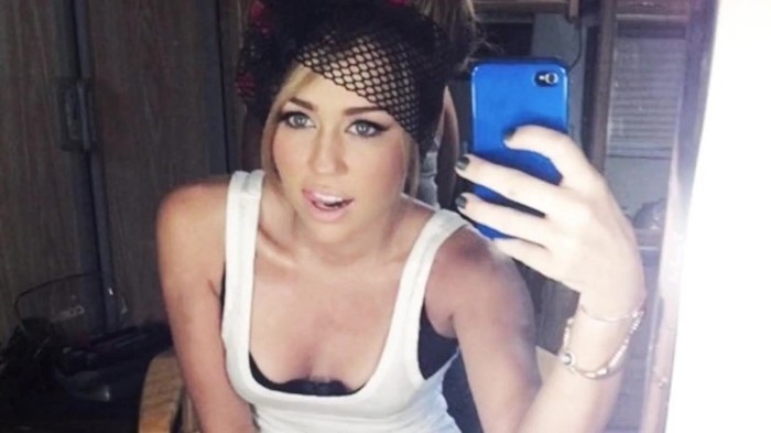Its really hard sometimes (571) - Miley - Its really hard sometimes - Captures 2