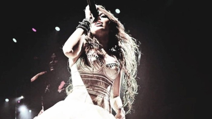 Its really hard sometimes (594) - Miley - Its really hard sometimes - Captures 2