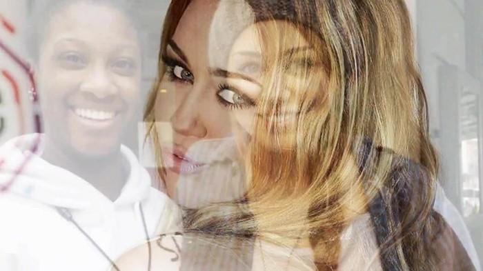 Its really hard sometimes (604) - Miley - Its really hard sometimes - Captures 2