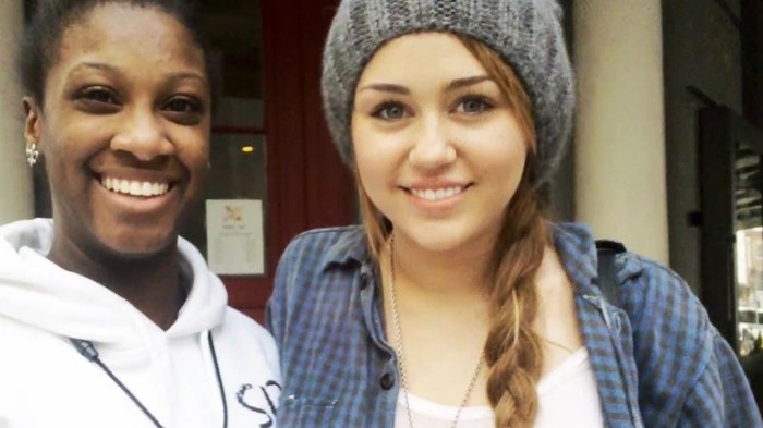 Its really hard sometimes (606) - Miley - Its really hard sometimes - Captures 2