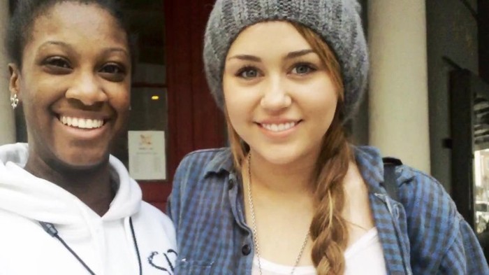 Its really hard sometimes (607) - Miley - Its really hard sometimes - Captures 2