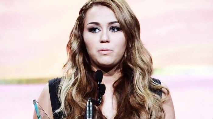 Its really hard sometimes (612) - Miley - Its really hard sometimes - Captures 2