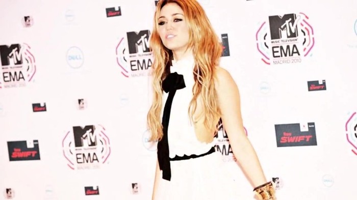 Its really hard sometimes (621) - Miley - Its really hard sometimes - Captures 2