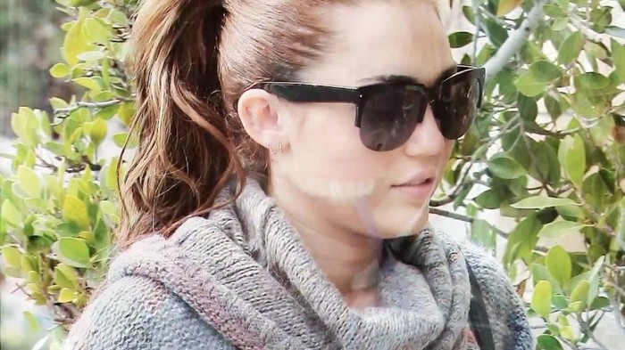 Its really hard sometimes (625) - Miley - Its really hard sometimes - Captures 2