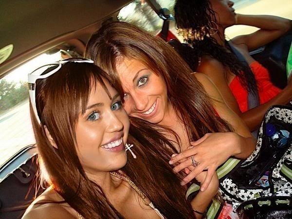 UDLANDYWHALKOOTVCEG - Miley Cyrus-poze personale