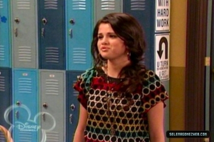 normal_selena-gomez-0071 - Wizards Of Waverly Place - Art Teacher - Screencaps