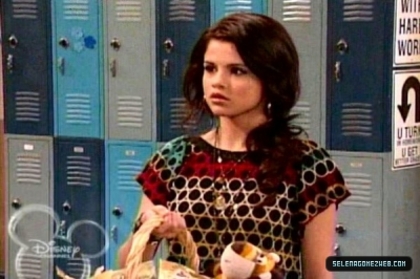 normal_selena-gomez-0073 - Wizards Of Waverly Place - Art Teacher - Screencaps