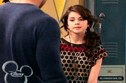 normal_selena-gomez-0082 - Wizards Of Waverly Place - Art Teacher - Screencaps