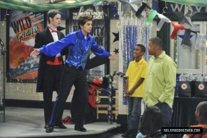 normal_selena-gomez-004 - Wizards Of Waverly Place - Zeke Finds Out - Promotional Stills