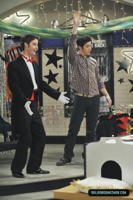 normal_selena-gomez-016 - Wizards Of Waverly Place - Zeke Finds Out - Promotional Stills