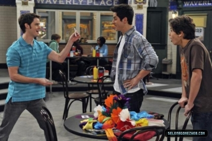 normal_selena-gomez-018 - Wizards Of Waverly Place - Zeke Finds Out - Promotional Stills