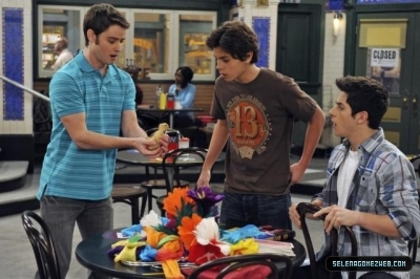 normal_selena-gomez-019 - Wizards Of Waverly Place - Zeke Finds Out - Promotional Stills