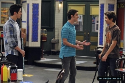 normal_selena-gomez-024 - Wizards Of Waverly Place - Zeke Finds Out - Promotional Stills