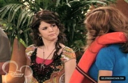 normal_selena-gomez-013 - Wizards Of Waverly Place - Cast-Away - Screencaps