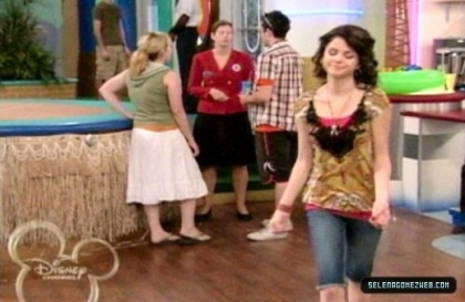 normal_selena-gomez-055