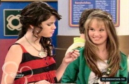 normal_selena-gomez-062