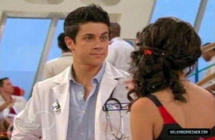 normal_selena-gomez-074 - Wizards Of Waverly Place - Cast-Away - Screencaps