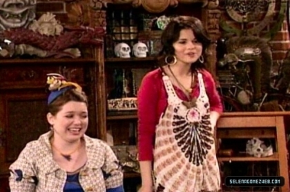 normal_selena-gomez-0004 - Wizards Of Waverly Place - Hugh is Not Normous - Screencaps