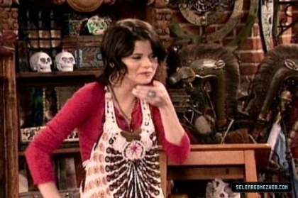normal_selena-gomez-0006 - Wizards Of Waverly Place - Hugh is Not Normous - Screencaps