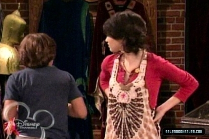 normal_selena-gomez-0017 - Wizards Of Waverly Place - Hugh is Not Normous - Screencaps