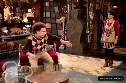 normal_selena-gomez-0018 - Wizards Of Waverly Place - Hugh is Not Normous - Screencaps