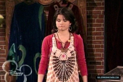 normal_selena-gomez-0019 - Wizards Of Waverly Place - Hugh is Not Normous - Screencaps