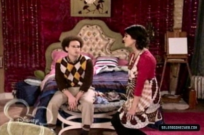 normal_selena-gomez-0025 - Wizards Of Waverly Place - Hugh is Not Normous - Screencaps