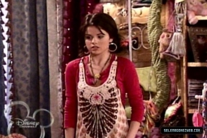 normal_selena-gomez-0026 - Wizards Of Waverly Place - Hugh is Not Normous - Screencaps