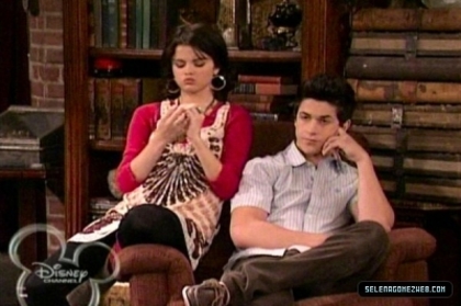 normal_selena-gomez-0049