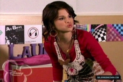 normal_selena-gomez-0067