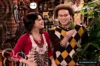 normal_selena-gomez-0077