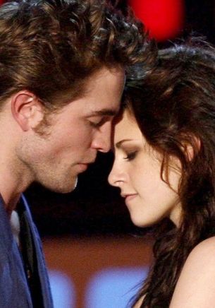 kristen-stewart-si-robert-pattinson-nu-vor-petrece-craciunul-impreuna_size1