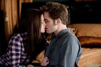 normal_1 - Robert Pattinson and kristen Stewart