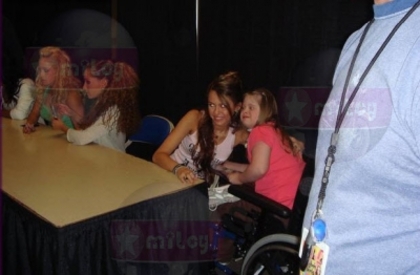 normal_024 - MileyWorld - 2006 Cheetah Girls Tour - Backstage