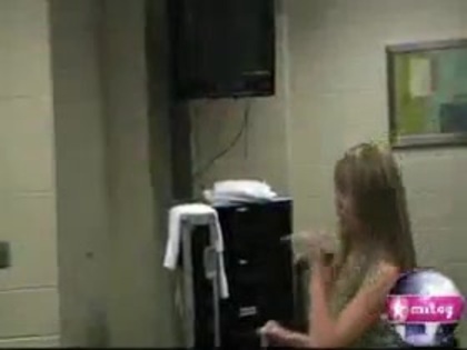 MileyWorld - Backstage From Show! 542