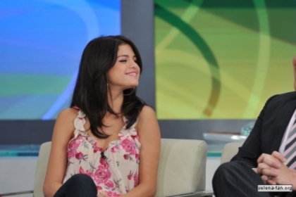 normal_001 - 0-Selena on Despierta America-0