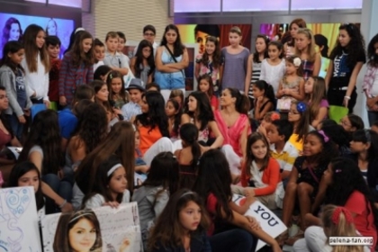 normal_020 - 0-Selena on Despierta America-0