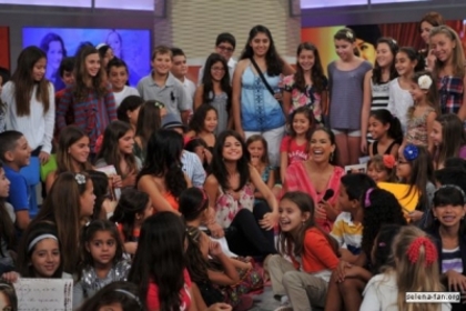 normal_024 - 0-Selena on Despierta America-0