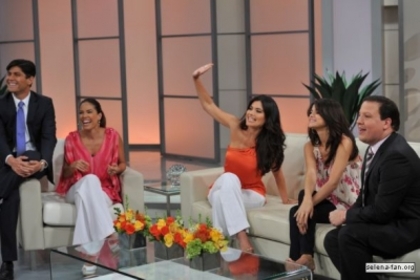 normal_032 - 0-Selena on Despierta America-0