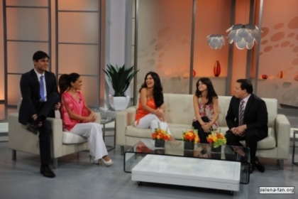 normal_047 - 0-Selena on Despierta America-0