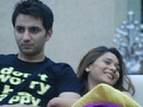 SARA AND ALI10 - SARA KHAN AND ALI MERCHANT